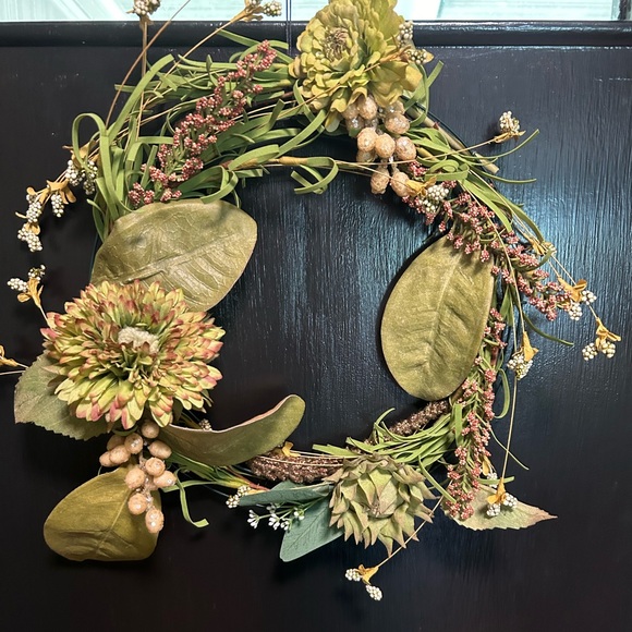 Handcrafted Faux Floral Zinnia Wreath 12 inches Fall Spring Floral Decor New - Picture 2 of 7